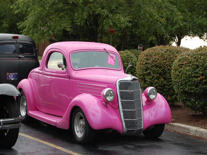 Pink Vintage Car — Calm
