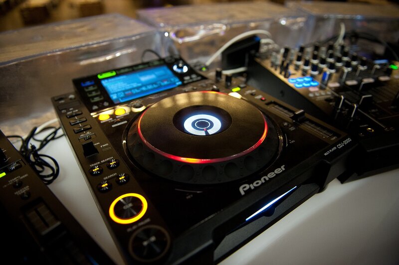 Pioneer CDJ-2000 DJ player