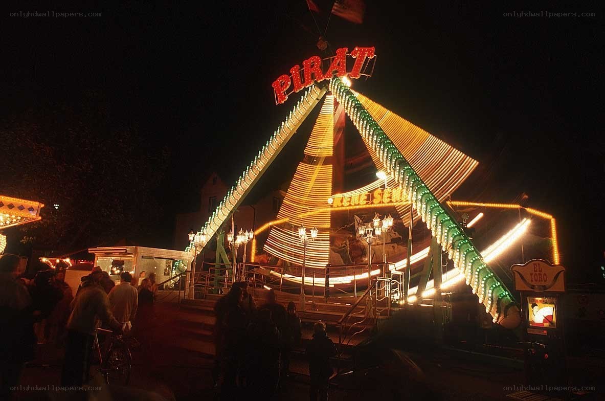 Pirate ride at night