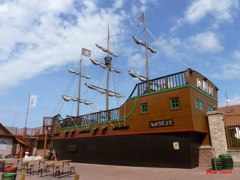 Pirate Ship Structure — Brown