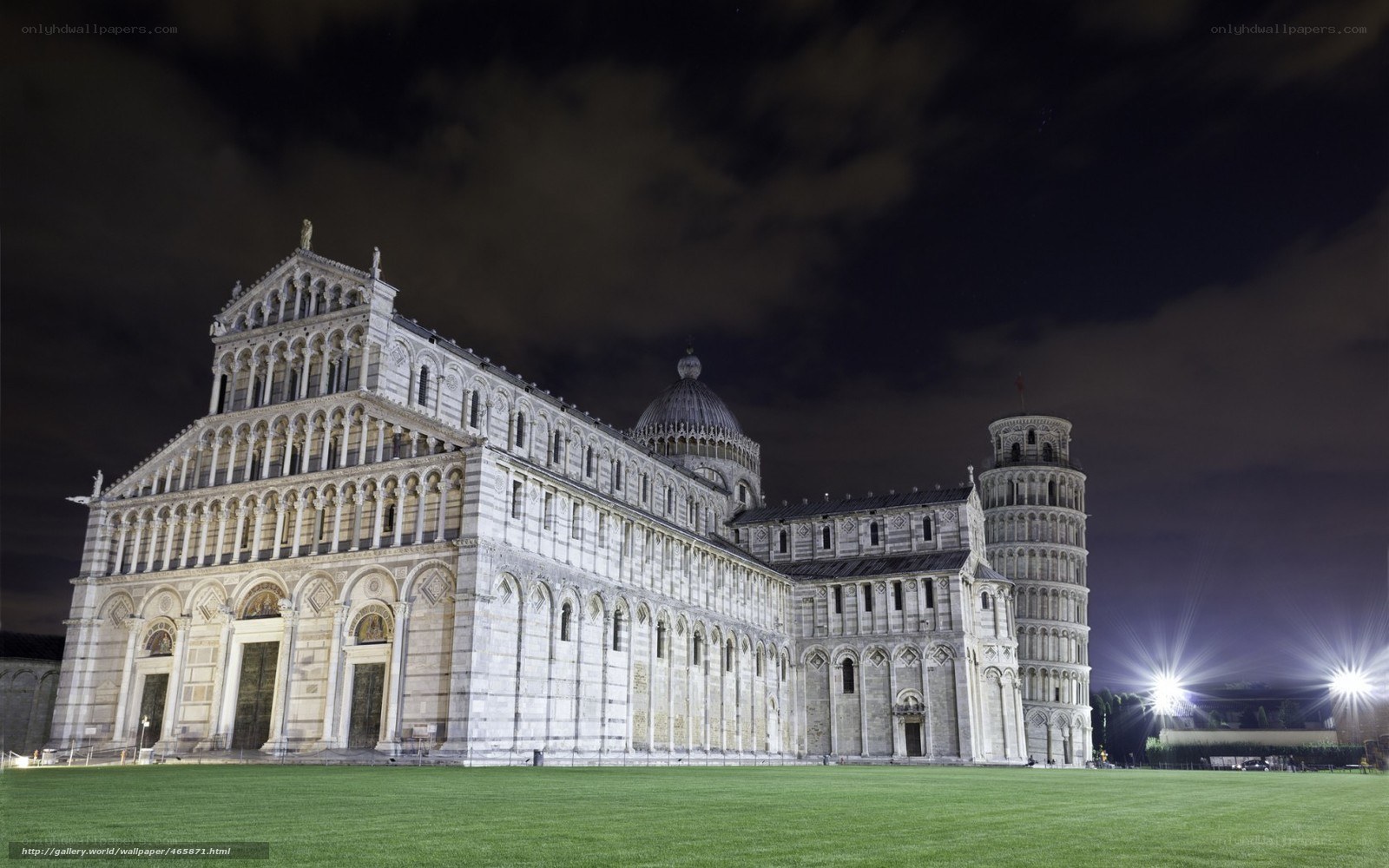 Pisa Cathedral at night