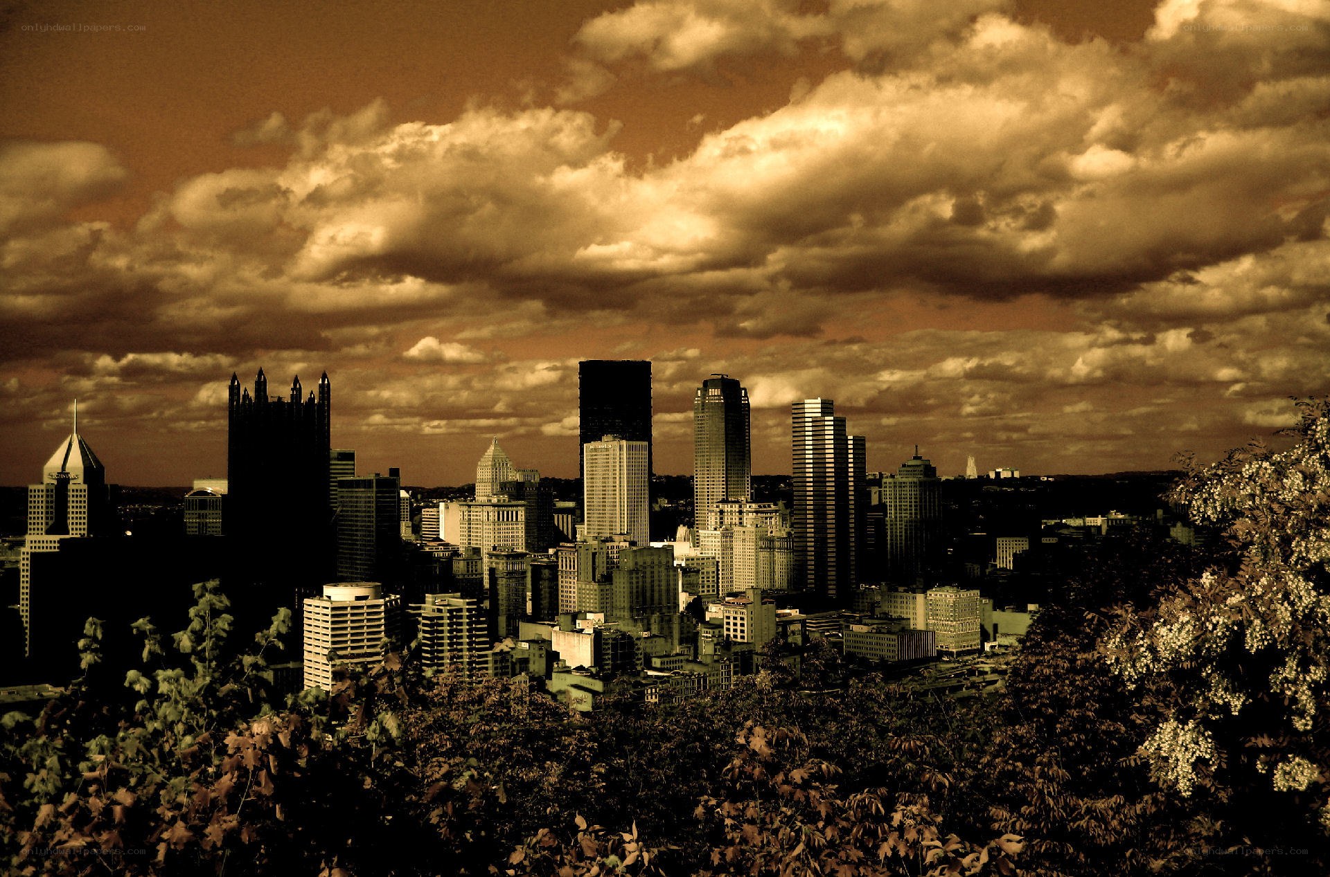 Pittsburgh skyline at dusk