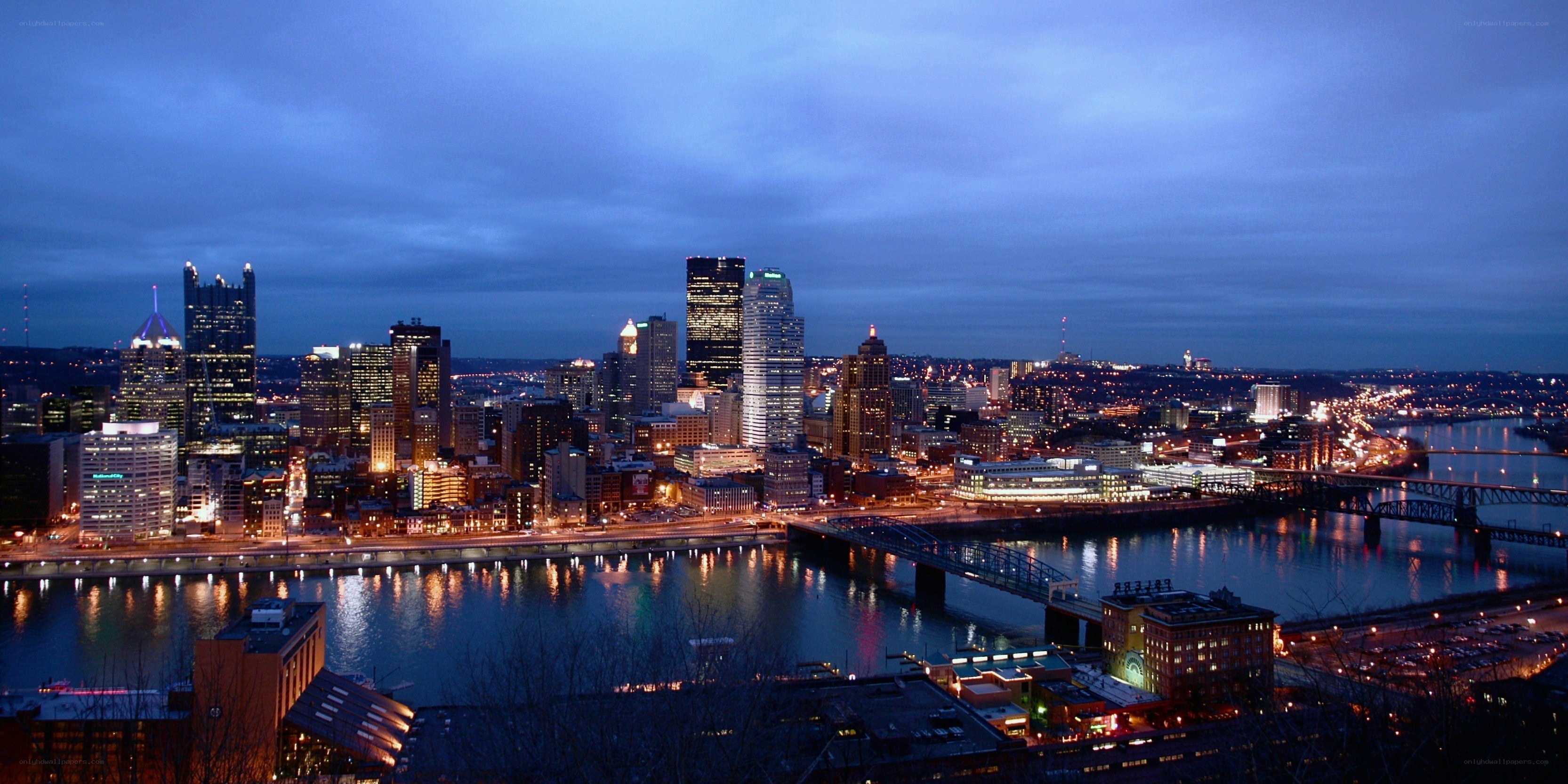 Pittsburgh skyline at dusk