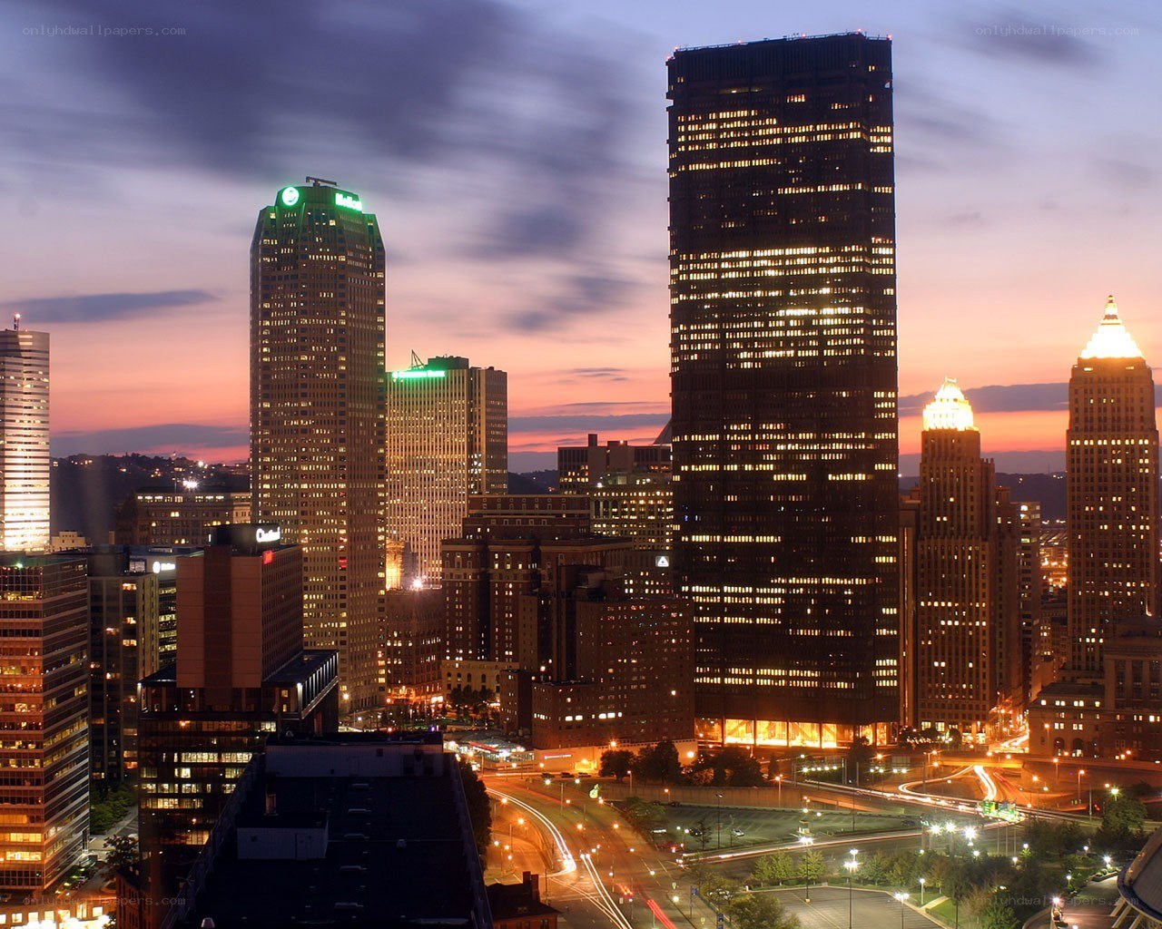 Pittsburgh skyline at dusk