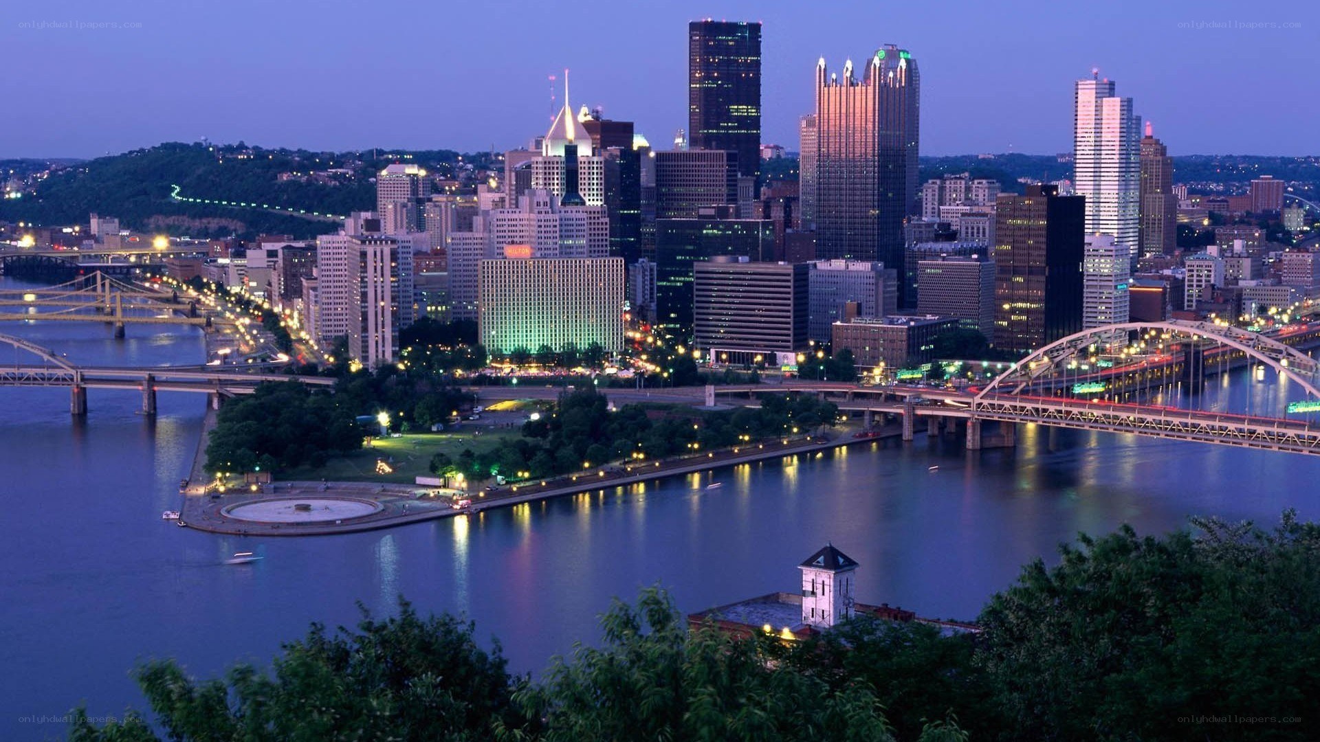 Pittsburgh skyline at dusk