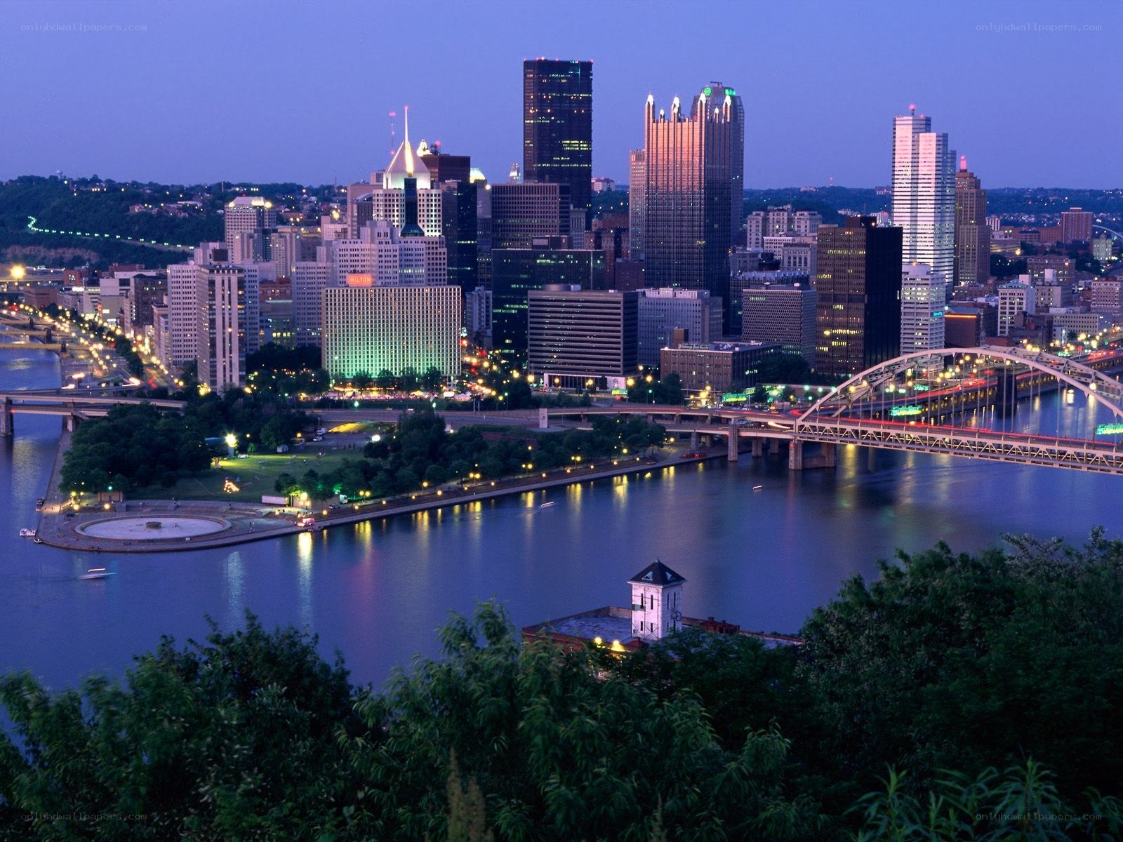 Pittsburgh skyline at dusk