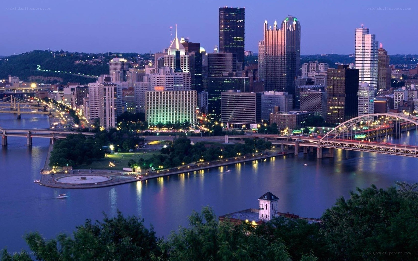 Pittsburgh skyline at dusk
