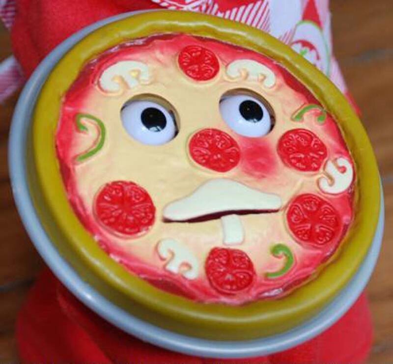 pizza toy with face