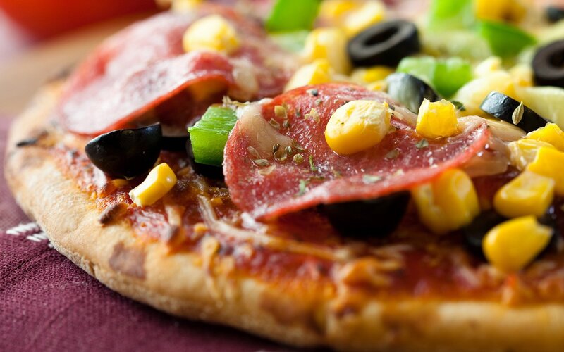 Pizza with Pepperoni — Red