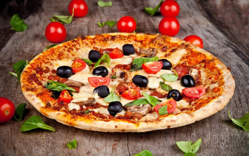 Pizza with Tomatoes and Olives — Red
