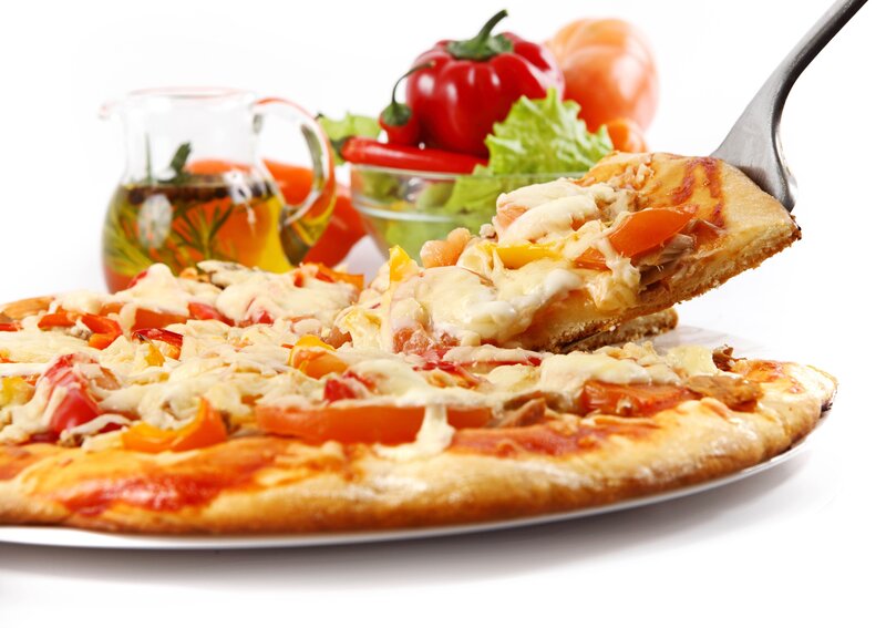 Pizza with vegetables and olive oil