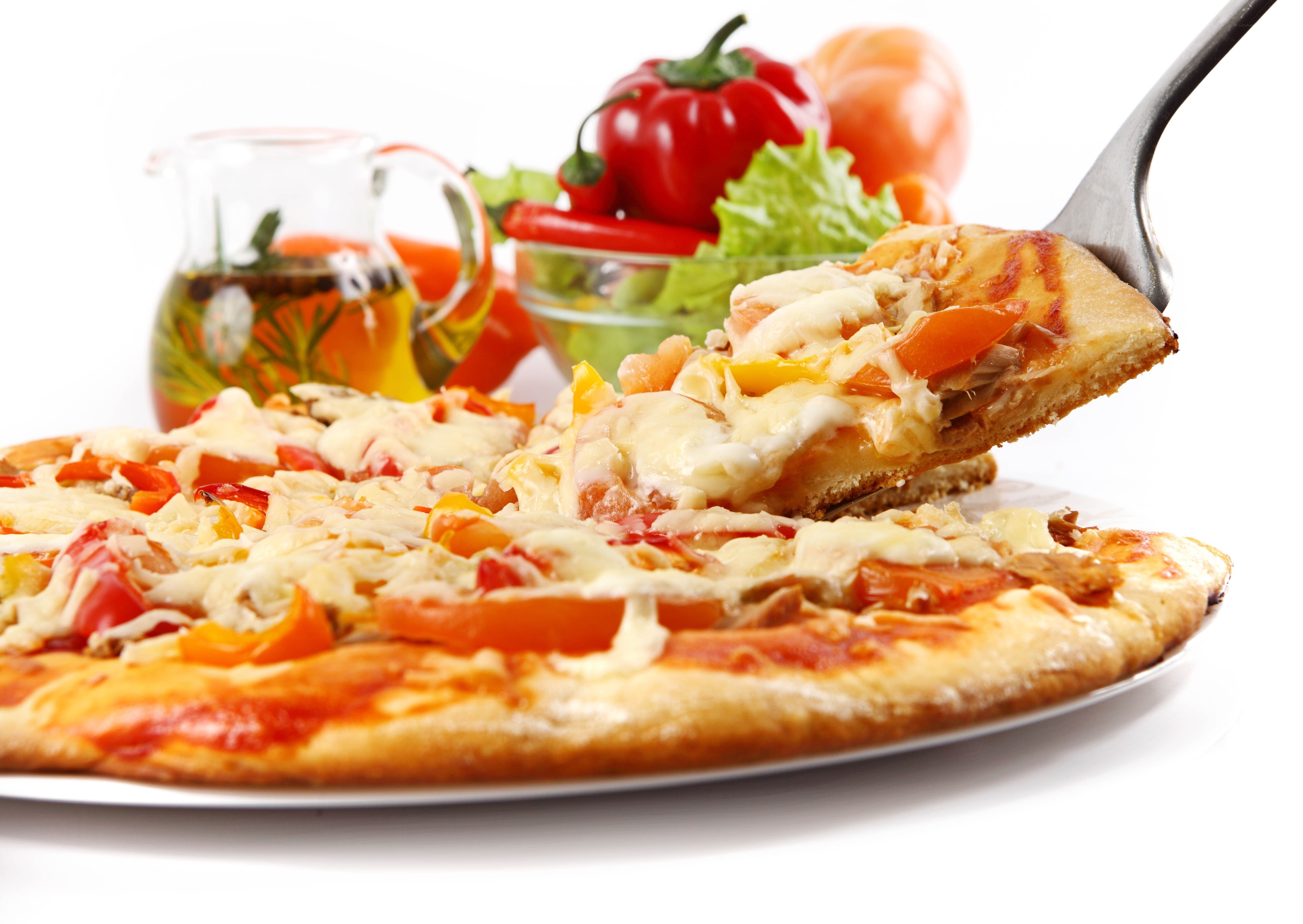 Pizza with vegetables and olive oil