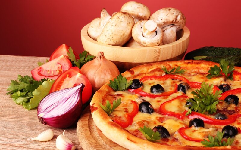 Pizza with Vegetables — Red, Appetizing