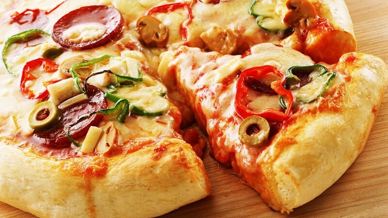 Pizza with Vegetables — Yellow, Appetizing, Photograph, Pepperoni