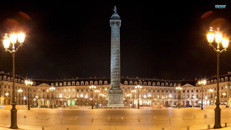 Place Vendôme at night