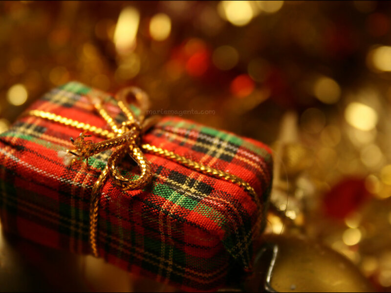 Plaid-wrapped Gift Box