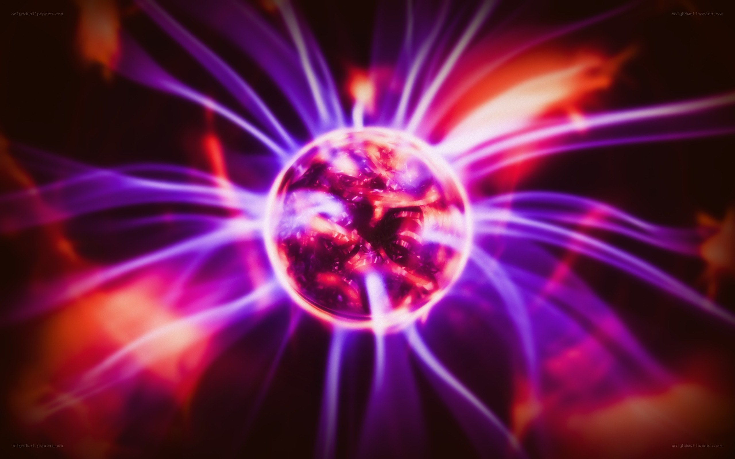 Plasma ball with glowing tendrils