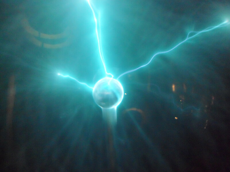 Plasma Ball with Lightning
