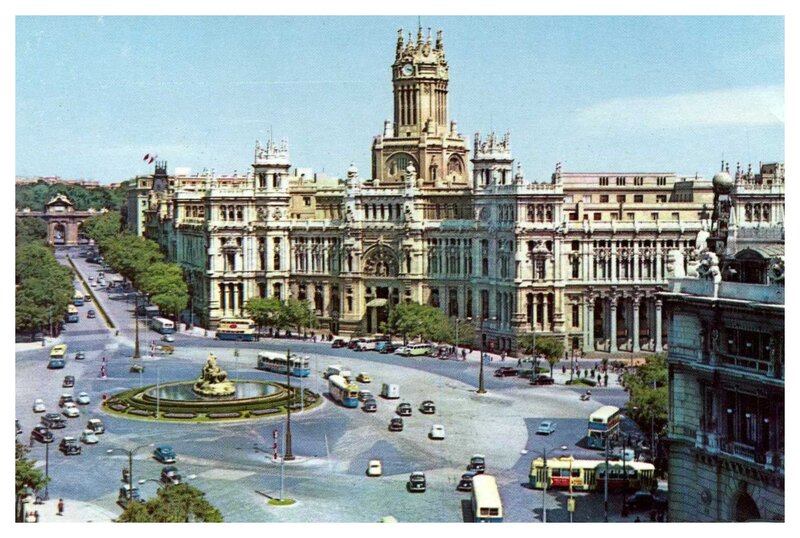 Plaza de Cibeles and Palacio de Comunicaciones