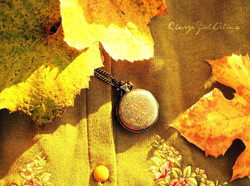 Pocket Watch on Leaves — Yellow