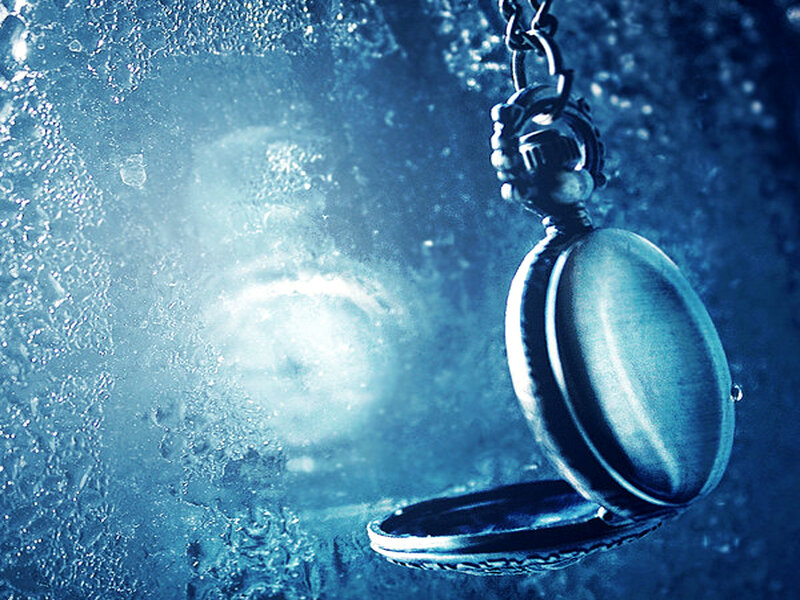 Pocket Watch Underwater — Blue, Dramatic