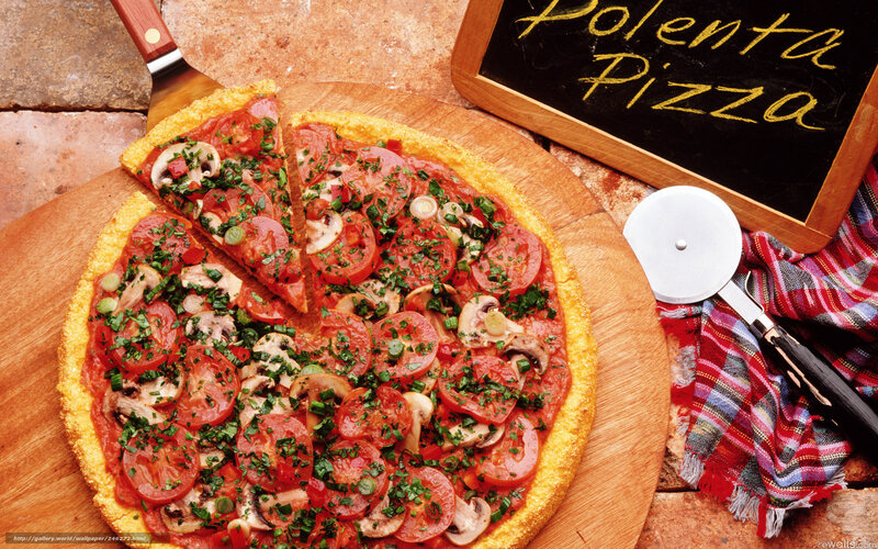 Polenta pizza with vegetables
