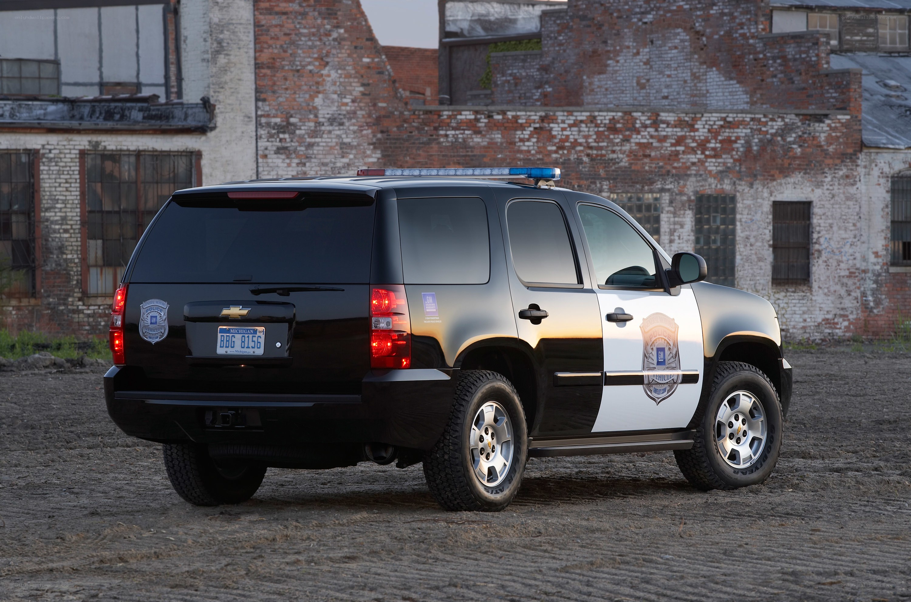 police suv in urban setting
