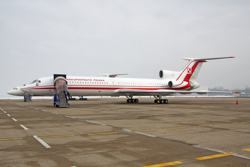 Polish government aircraft on tarmac