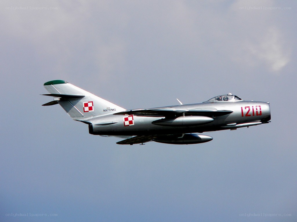 Polish MiG-15 in flight