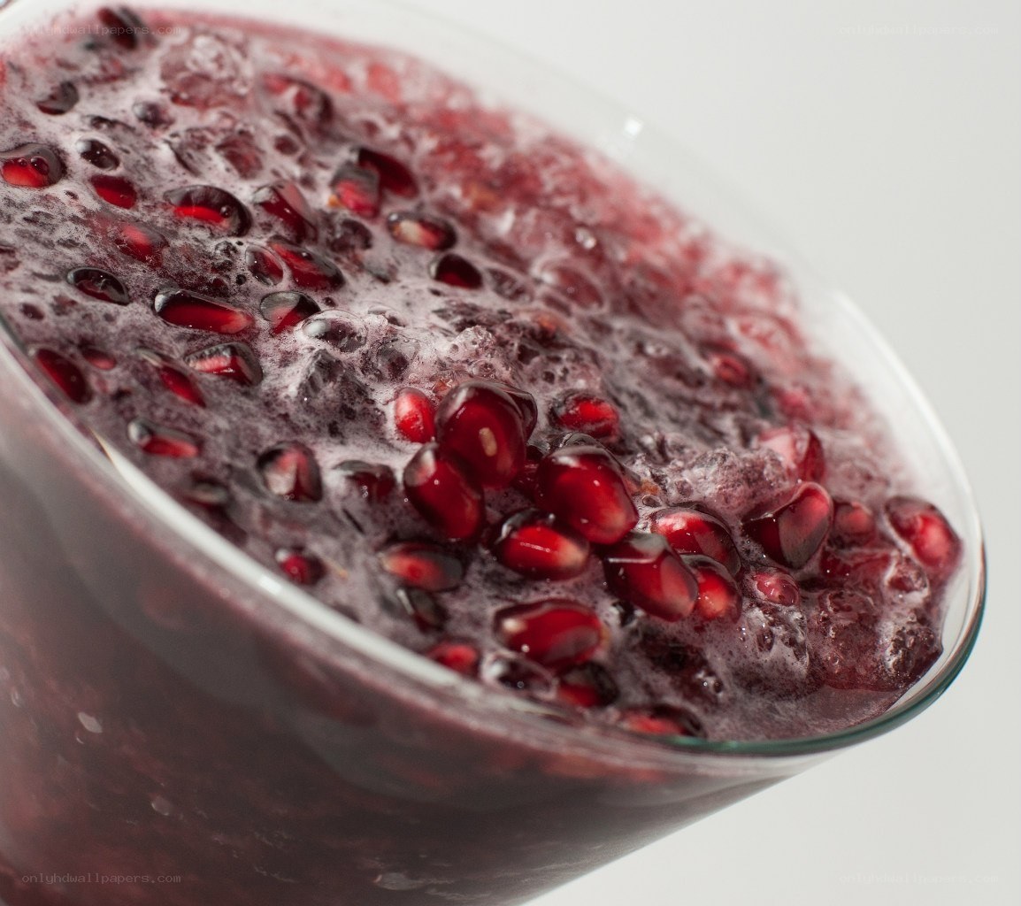 pomegranate fruit in a glass