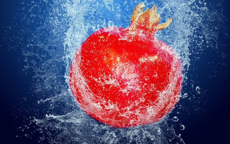 Pomegranate in Water — Red