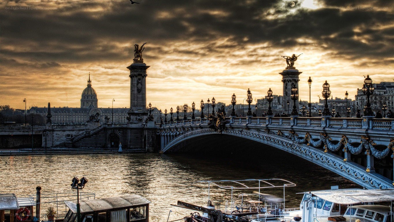 Pont Alexandre III at sunset