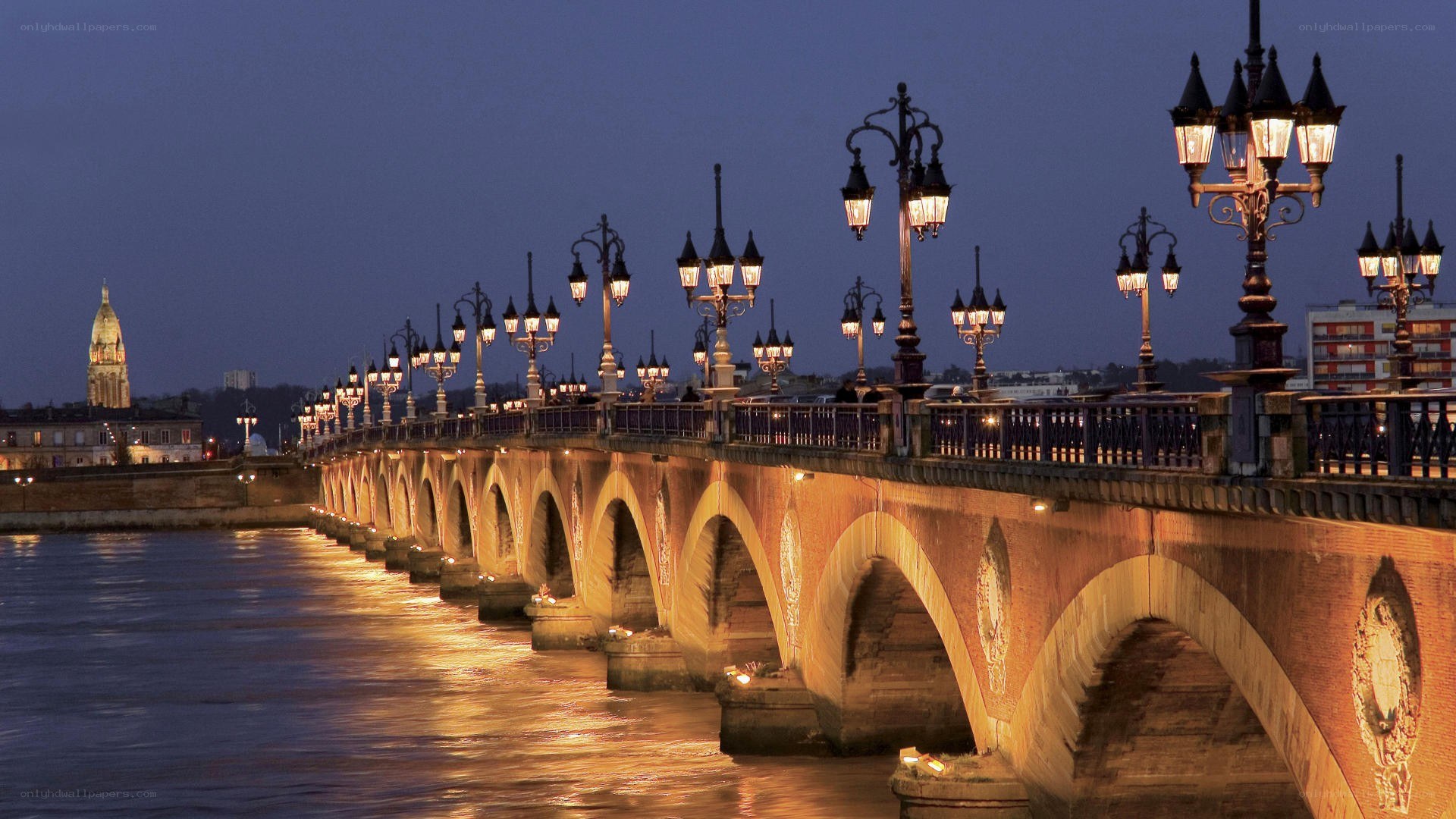 Pont de Pierre at dusk
