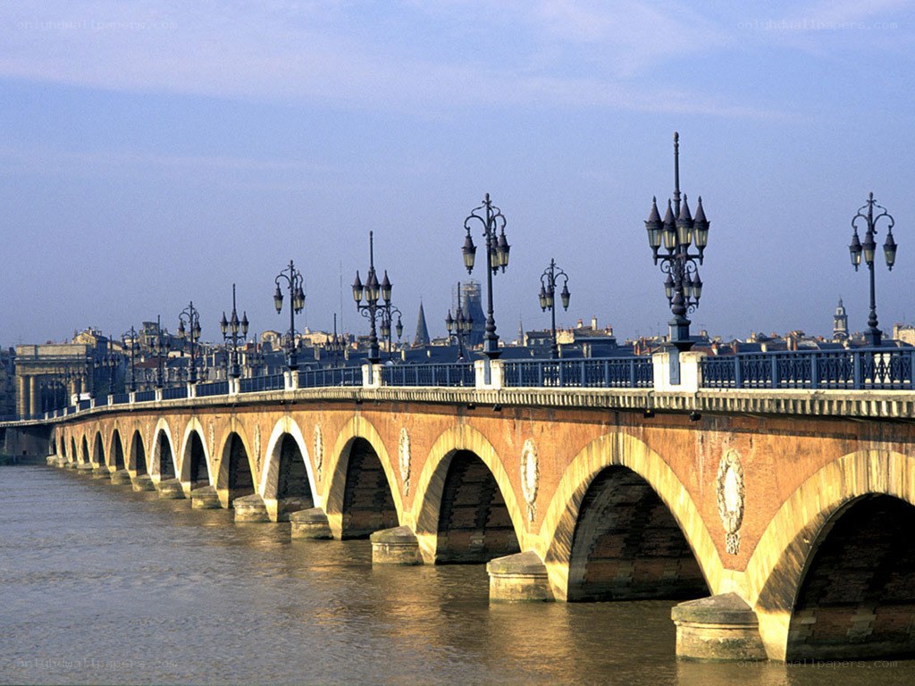Pont de Pierre in Bordeaux