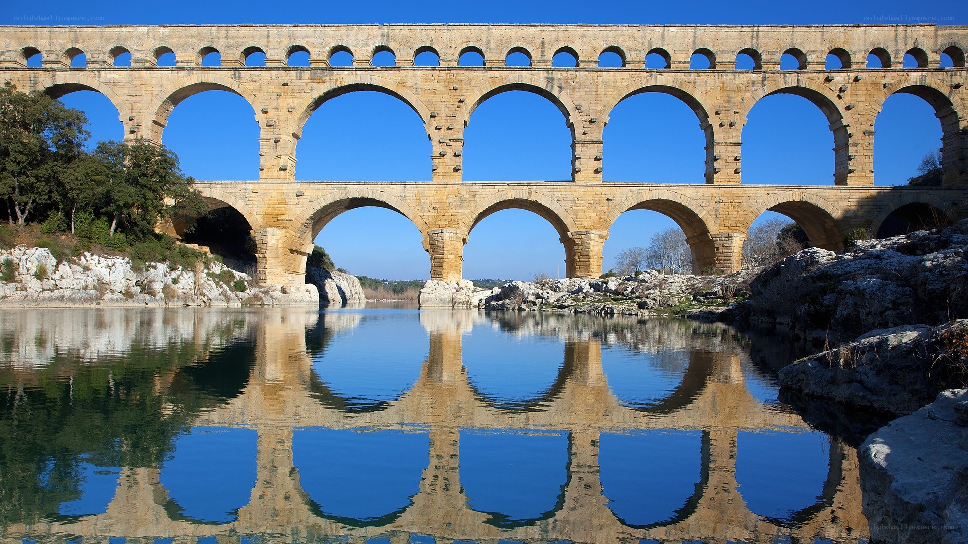 Pont du Gard aqueduct