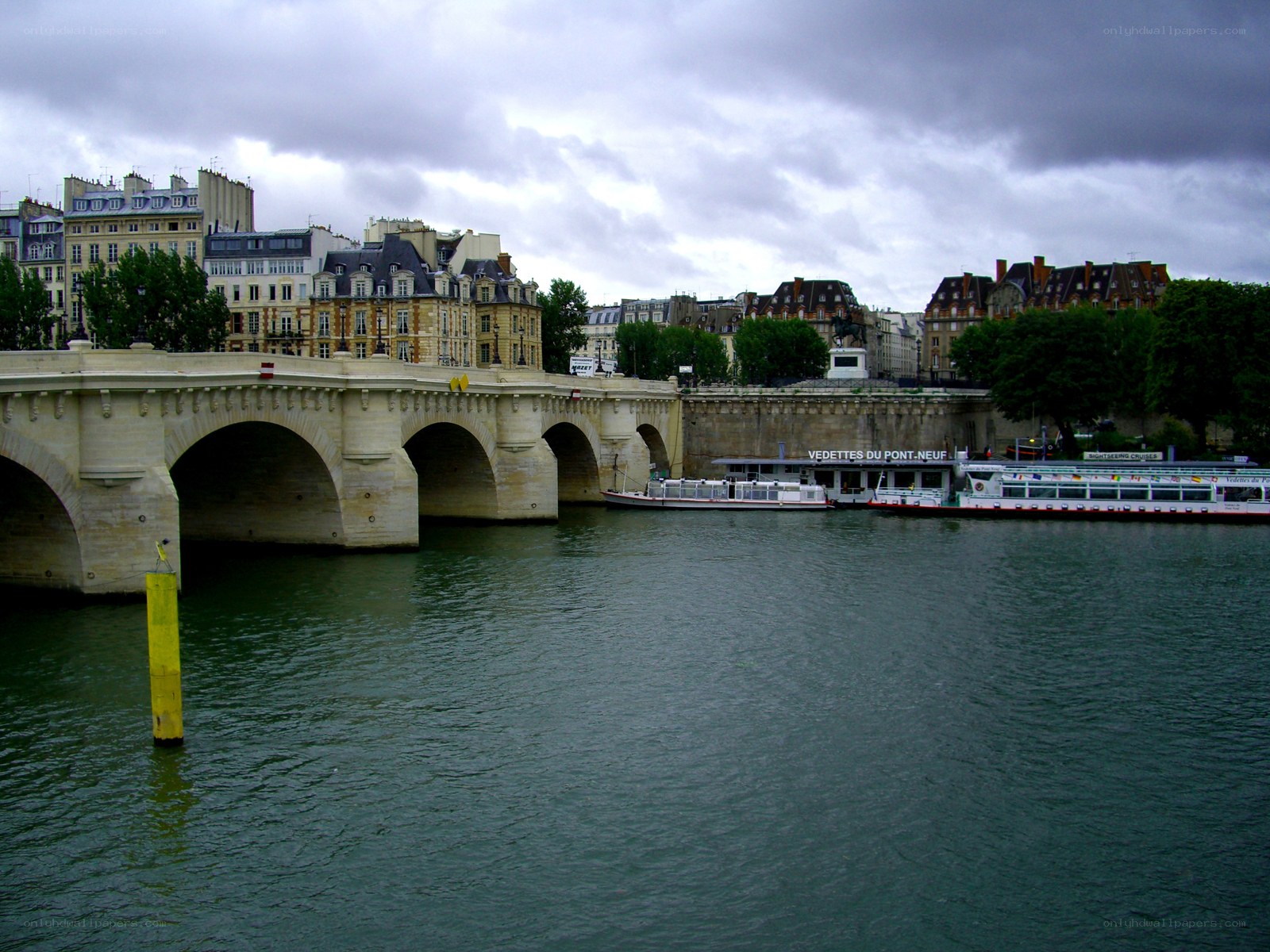 Pont Neuf bridge in Paris