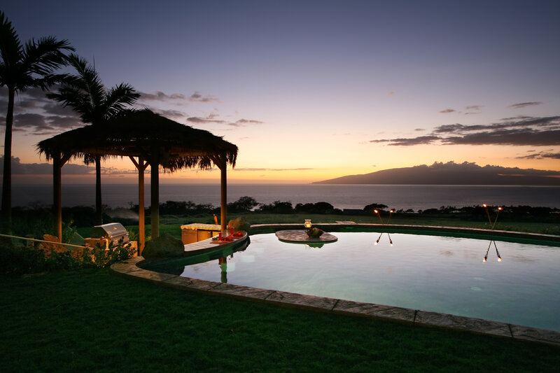 Pool with Ocean View — Green