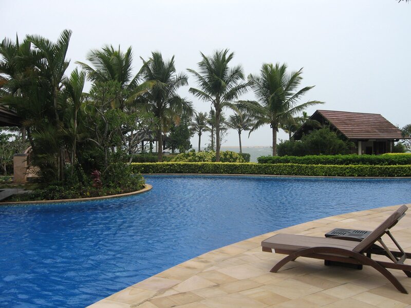 Poolside Lounge Chair — Blue, Serene