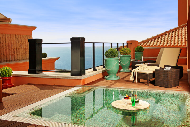 Poolside Terrace with Ocean View — Green