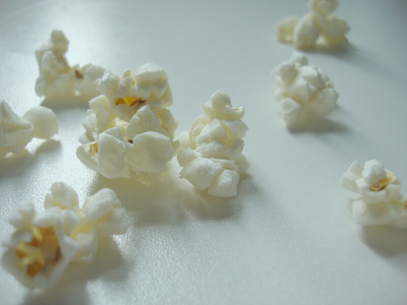 Popcorn Kernels on Surface
