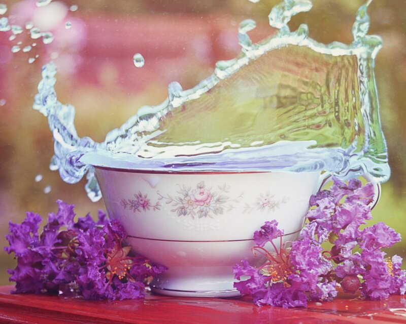 Porcelain Cup with Water Splash