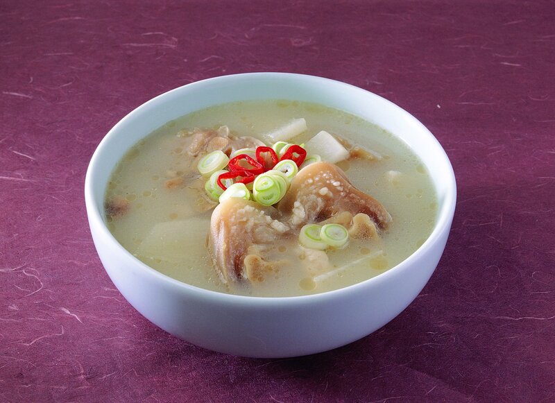 pork knuckle soup with scallions