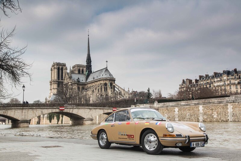 Porsche 911 at Notre-Dame