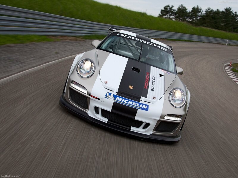 Porsche 911 GT3 Cup on track