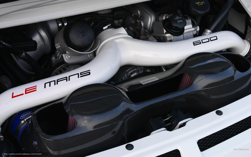 Porsche 911 GT3 engine bay