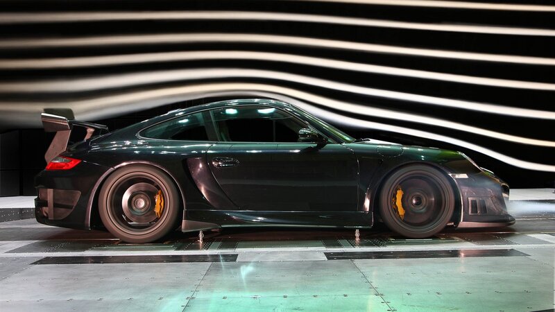 Porsche 911 GT3 RS in wind tunnel