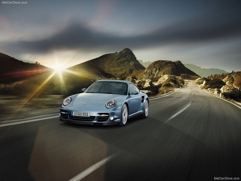 Porsche 911 Turbo on mountain road