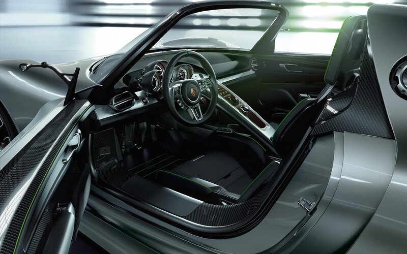 Porsche 918 Spyder Interior