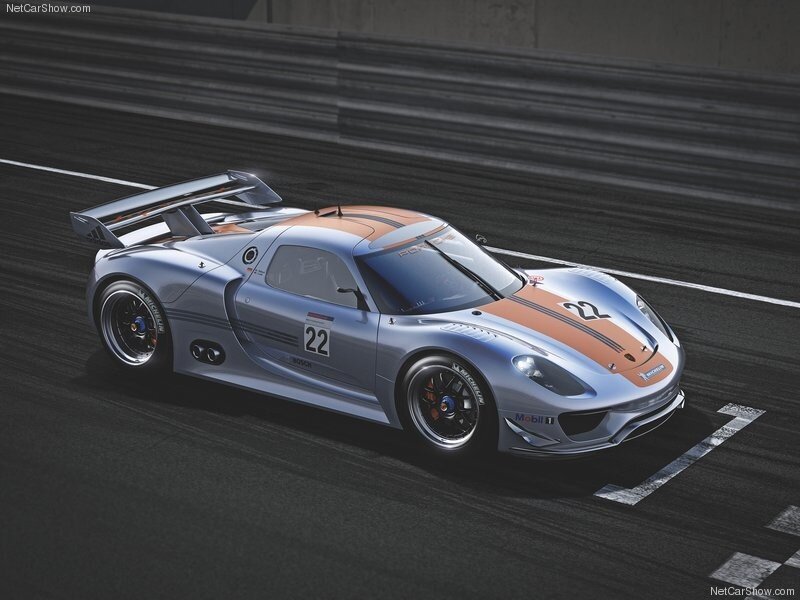 Porsche 918 Spyder race car