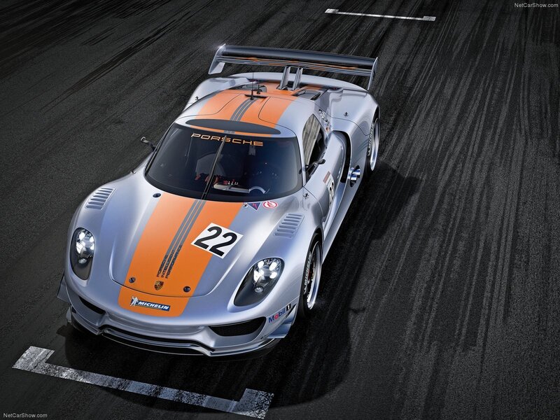 Porsche 918 Spyder race car